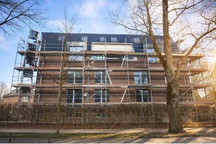 Großzügige Erdgeschosswohnung mit Souterrain - Wohnen auf zwei Ebenen mit Gartenanteil - Hamburg Marienthal