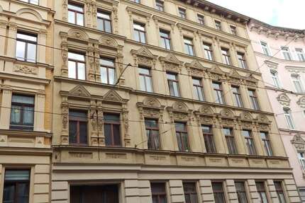 Wohnung zum Mieten in Halle 527,00 € 70.27 m²