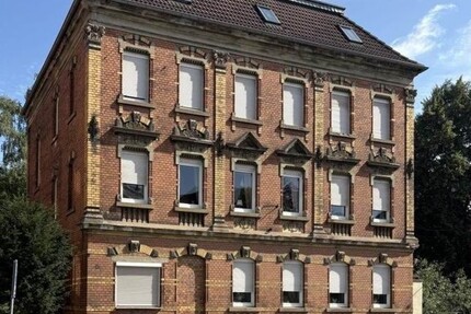 Lohnendes Sanierungsprojekt mit 3 Etagenwohnungen - Wilkau-Haßlau