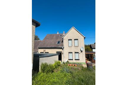 Haus zum Sanieren - 50.000,00&nbsp;EUR Kaufpreis, ca.&nbsp; 160,00&nbsp;m&sup2; in Ahlsdorf (PLZ: 06313)