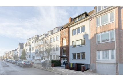 Haus zum Kaufen in Düsseldorf 2.150.000,00 € 311 m²