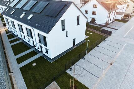 Neues Haus zu vermieten - Reihen-Endhaus mit Garten in Einhausen