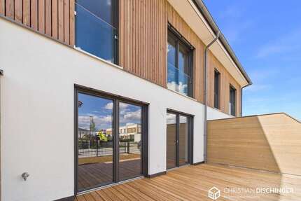 Haus zum Mieten in Neutraubling 1.824,97 € 125.86 m²