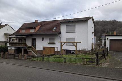 Dorfleben pur. EFH hofft auf 2.Chance. - Eppenbrunn