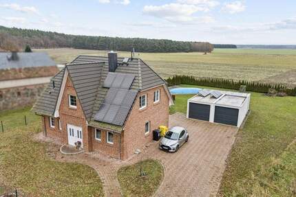 Energieeffizientes Einfamilienhaus mit großem Grundstück, Pool, Doppelgarage und schönem Ausblick - Ragow-Merz