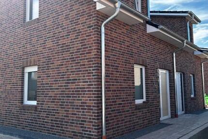 Moderner Neubau in Oldenburg – Stilvolle Doppelhaushälften mit durchdachtem Wohnkonzept