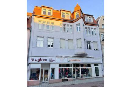 Wohnen im Herzen von Oschatz: Großzügige 2-Raumwohnung mit Einbauküche