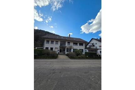 4 Zimmer Dachgeschosswohnung im Grünen in Bad Herrenalb