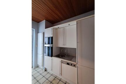 Anfragen NUR per E-Mail. Demnächst: 4-Zimmer-Wohnung (124 m²) im 1. OG mit EBK und Balkon in Geestemünde. - Bremerhaven