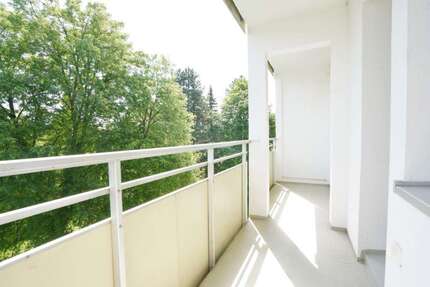 Wohnung zum Mieten in Chemnitz 420,90 € 70.74 m²