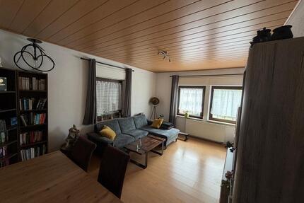 Helle 3,5 Zimmer Wohnung mit Südbalkon in Feucht inkl. Stellplatz