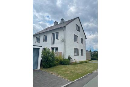 Mehrfamilienhaus - 159.000,00&nbsp;EUR Kaufpreis, ca.&nbsp; 185,00&nbsp;m&sup2; in Helmbrechts (PLZ: 95233)