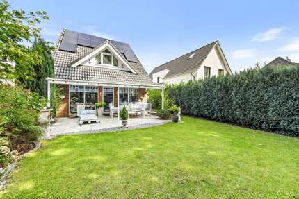 Haus zum Kaufen in Ahrensburg 695.000,00 € 113.53 m²
