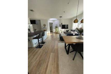 Kernsanierte helle 3-Zimmer-Wohnung mit großzügigem Wohn-Essbereich und schönem modernen Bad - Lichtenfels Seubelsdorf