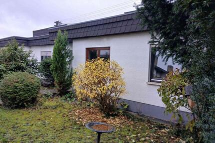 Bungalow in Saarbr.-Ensheim, 4,5 ZKBad, unterkellert, FT-Garage - Saarbrücken