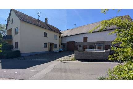 Top-2 Familienhaus mit Nebengebäude + Ferienwohnung - Emmelshausen