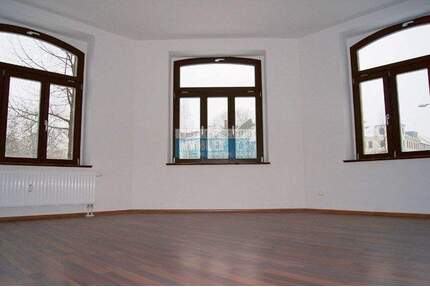 Schöne ETW in Gohlis! * Eckwohnzimmer * Tageslichtbad mit Wanne & Fußbodenheizung * dunkles Laminat - Leipzig Gohlis-Süd