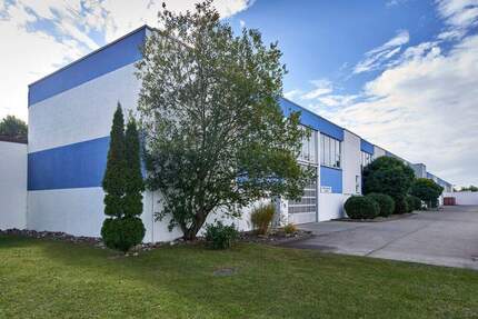 Wunschmietfläche gesucht? 308 m² Halle mit WC, ( Erweiterungsoption auf insges. 752 m² ) - Illertissen