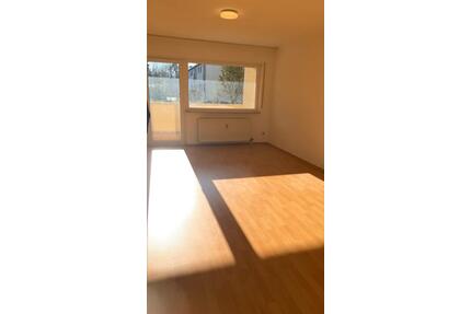 Helle 2-Zimmerwohnung mit Balkon, Einbauküche & Stellplatz -55m² - Bruchsal