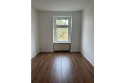 Frisch renovierte 4-Zimmer-Wohnung in Bahnhofsnähe -Ideal für Familien! (Bilder auf Anfrage) - Schwelm