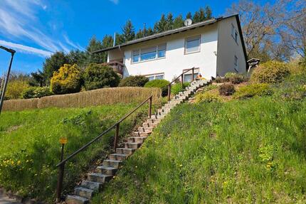Mehrfamilienhaus in Ruhiger Lage - Wehretal
