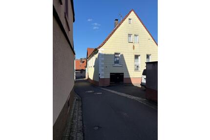 Wohnhaus mit Nebengebäude - 195.000,00&nbsp;EUR Kaufpreis, ca.&nbsp; 120,00&nbsp;m&sup2; in Neubrunn (PLZ: 97277)