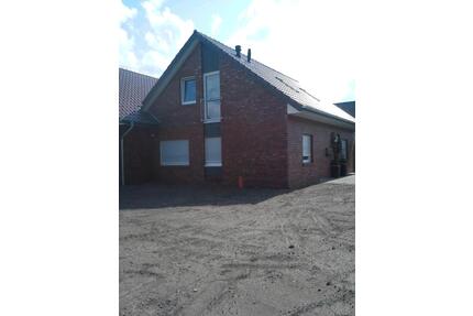 Oberwohnung - Dachgeschosswohnung - Wohnung 2 ZKB - Uplengen