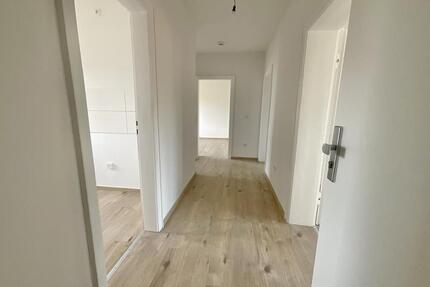 Hereinspaziert in Ihre zentrumsnahe Wohnung, mit Balkon! - Aurich