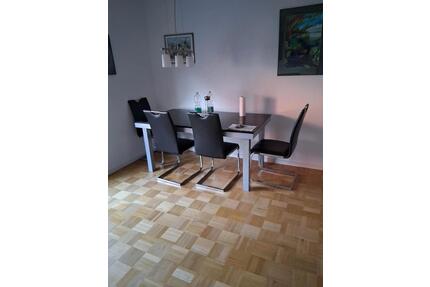 Wohnzimmer mit Balkon, ideal zum Entspannen Großes - Filderstadt