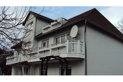 Zentrale Dachgeschosswohnung - 470,00&nbsp;EUR Kaltmiete, ca.&nbsp; 65,00&nbsp;m&sup2; in Rodewisch (PLZ: 08228)