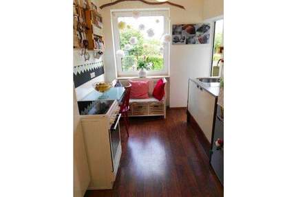 WG-geeignete Wohnung über 2 Etagen mit 2 Balkonen und 2 Eingängen - Hannover Vinnhorst