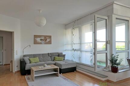 (EF0503_M) Dresden: Radebeul, Bezug in neu möblierte Dach-Wohnung mit Dachterrasse, Aufzug im Haus, ruhige Wohnlage