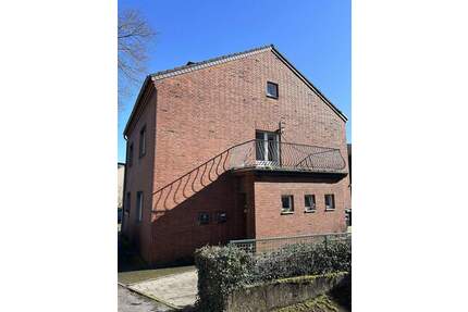 Zweifamilienhaus mit großem Grundstück in AC-Verlautenheide - Entwicklungspotenzial inklusive - Aachen