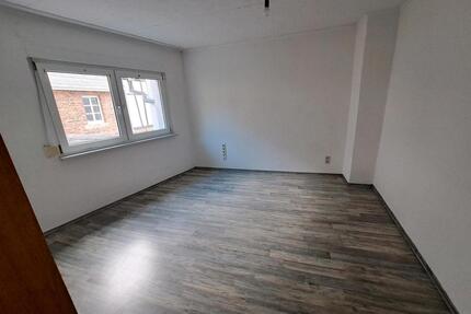 Wohnung zu vermieten 2ZKB - 550,00&nbsp;EUR Kaltmiete, ca.&nbsp; 66,00&nbsp;m&sup2; in Kastellaun (PLZ: 56288)