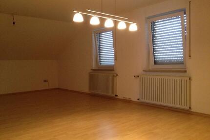 2,5 Zimmer DG Wohnung in Elfershausen zu vermieten