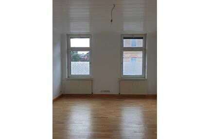 Erdgeschosswohnung mit Klimaanlage und Büro für z.B. Homeoffice - Duisburg Mittelmeiderich