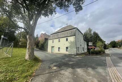 Haus zum Kaufen in Hirschfeld 360.000,00 € 181 m²