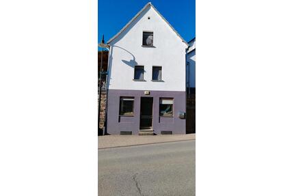 Hausverkauf von Privat - 159.000,00&nbsp;EUR Kaufpreis, ca.&nbsp; 114,44&nbsp;m&sup2; in Contwig (PLZ: 66497)
