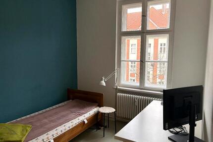 ruhiges WG Zimmer mit Küche - 600,00&nbsp;EUR Kaltmiete, ca.&nbsp; 30,00&nbsp;m&sup2; in Berlin (PLZ: 14059) Charlottenburg-Wilmersdorf
