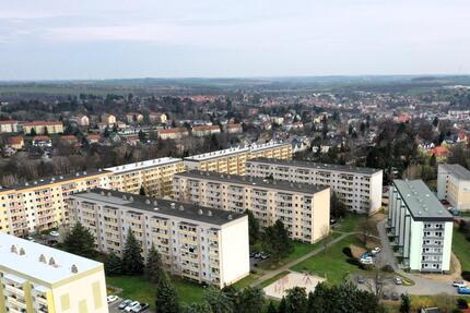 3-Raum-Wohnung mit Balkon - 355,00&nbsp;EUR Kaltmiete, ca.&nbsp; 56,28&nbsp;m&sup2; in Crimmitschau (PLZ: 08451)