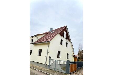 Großzügige Doppelhaushälfte in attraktiver Lage - Walzbachtal