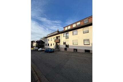 Gemütliche Wohnung mit Balkon und Stellplatz in Weidhausen - Weidhausen bei Coburg