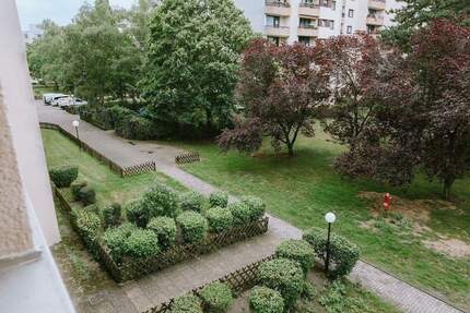 Geräumige, familiengerechte 4-Zimmer-Wohnung mit Balkon in Marienfelde Berlin
