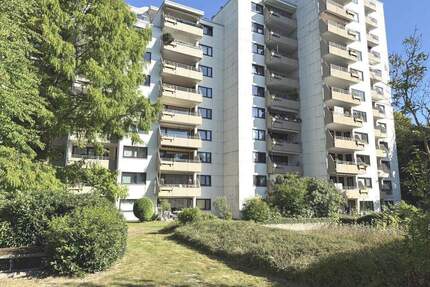 PURNHAGEN-IMMOBILIEN - 4-Zimmer-Eigentumswohnung mit Loggia und Tiefgaragenstellplatz in Bremen-Lesum - Bremen / Lesum St. Magnus