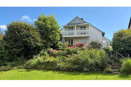 Haus zum Mieten in Erlangen 2.600,00 € 220 m²