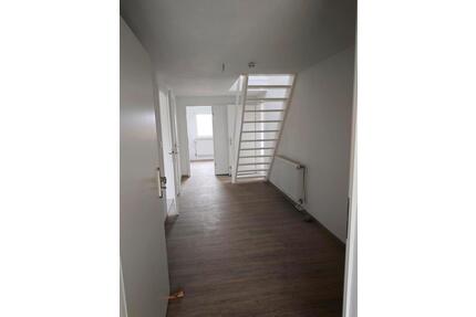 Frisch renovierte 6-Zimmer-Maisonettewohnung zu vermieten! - Edermünde