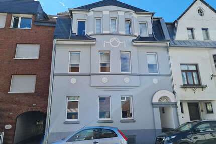 Haus zum Kaufen in Troisdorf 589.000,00 € 255 m²