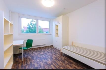 Nachmieterin für 1- Zi. in einer 2-Zi-Wohnung( für Frauen) - Leipzig Mitte