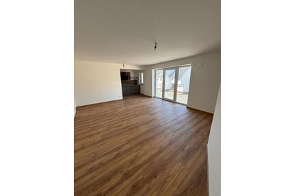 Erstbezug nach Kernsanierung 3 ZKB mit EBK und Balkon im Stadtteil Weierbach - Idar-Oberstein