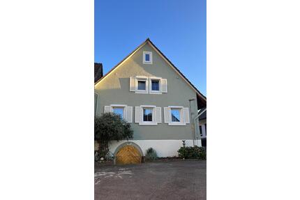 Charmantes Einfamilien-Haus mit Scheune - Neulingen